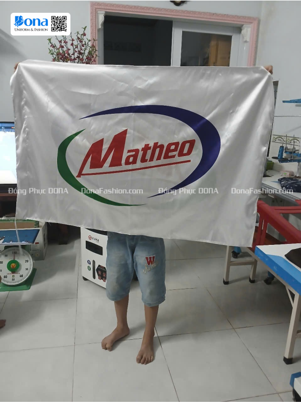 Cờ treo công ty Matheo