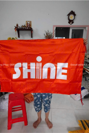 May in cờ công ty SHINE