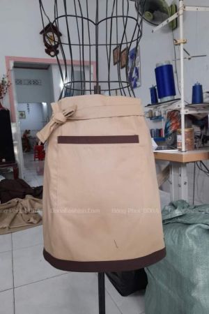 Tạp dề ngắn phối màu nâu 