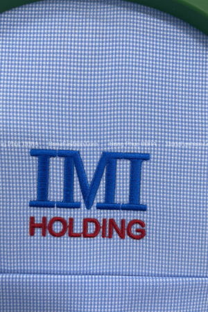 Thêu logo áo sơ mi đồng phục